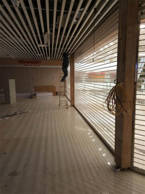  水晶卷簾門(mén)安裝案例